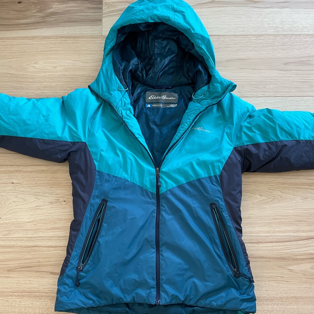 Women’s XS Eddie Bauer First Ascent ski jacket